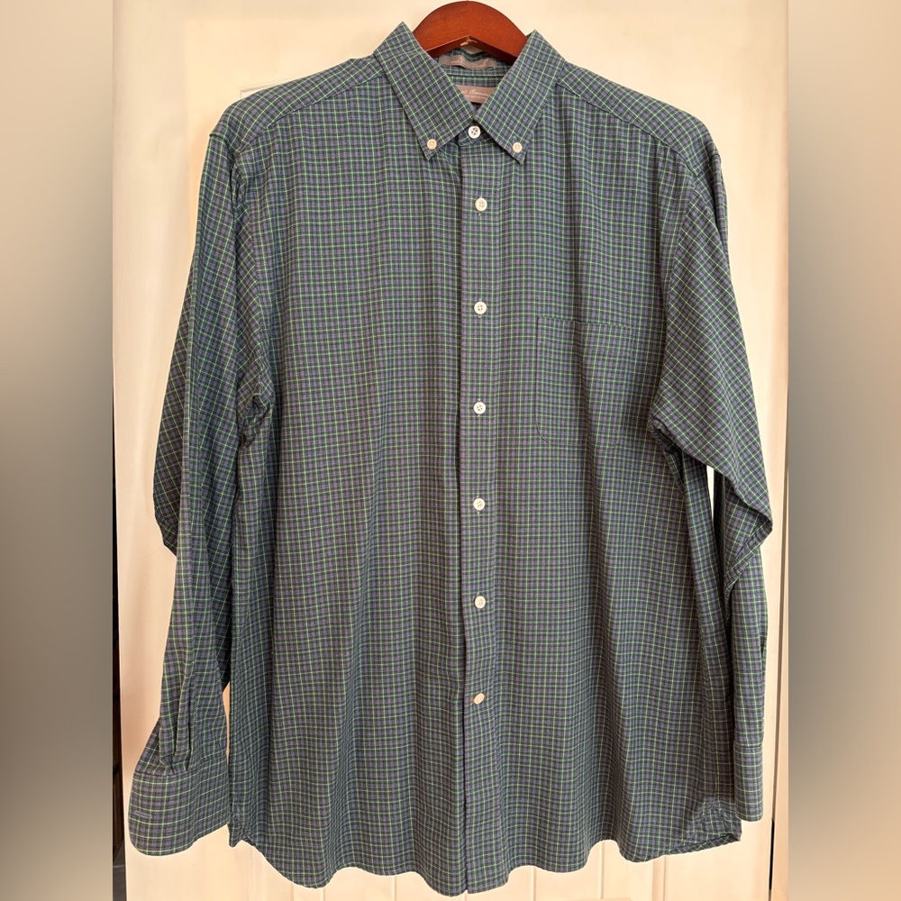 Daniel Cremieux Signature Collection Button Down 
Excellent Cond.
Men’s Large